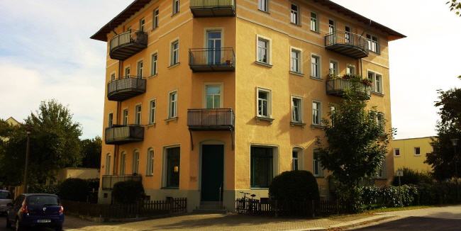 Günstig! 2 Zimmer-Wohnung oder Gewerbe!
